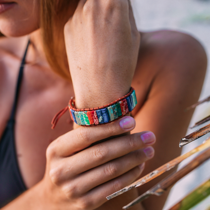 Pulseira de Couro com Wrap de Jasper Arco-íris